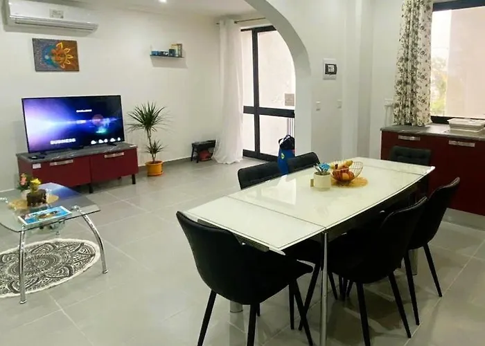 K&q Sea View Apartment *